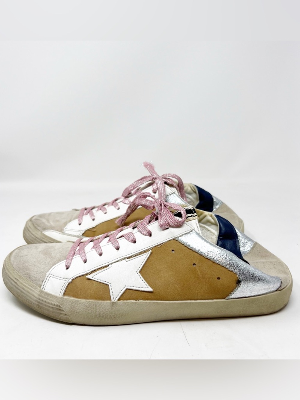 CORINA TAN GRAY OFF-WHITE NAVY COLLAPSIBLE HEEL SNEAKERS WOMENS SZ 9